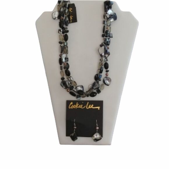 17" Adjustable 3 Strand Necklace & Earrings - Picture 1 of 4